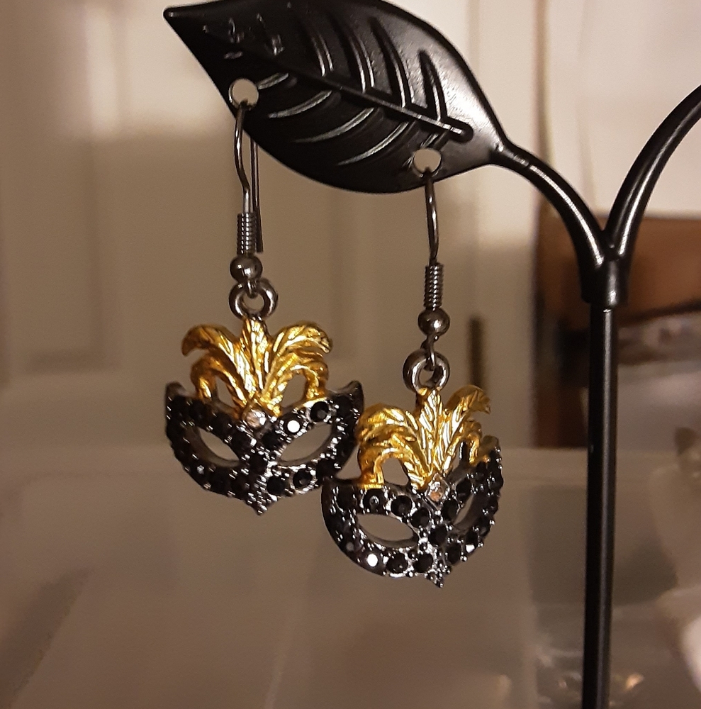 Hand Crafted Masquerade Mask Earrings Black Gold Mardi Gras Pierced - Picture 4 of 4